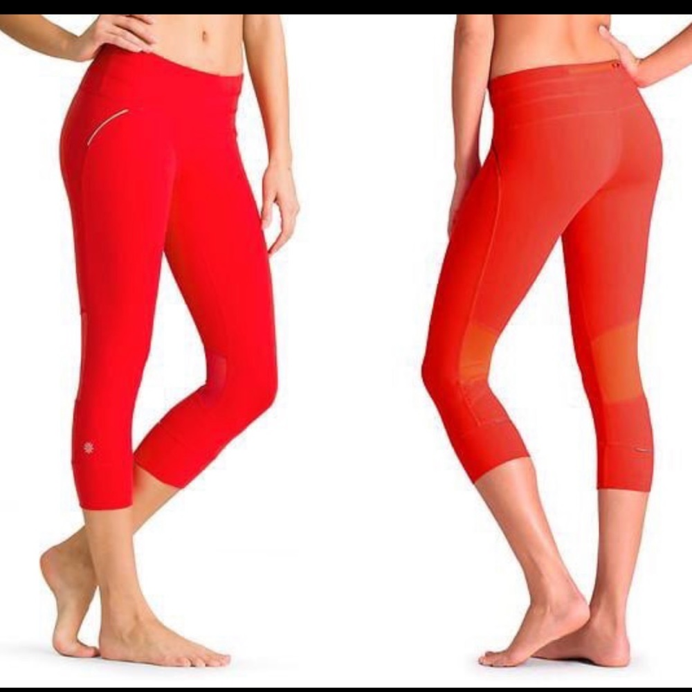 Athleta Relay Capri Crop Leggings Size Large Tall Red